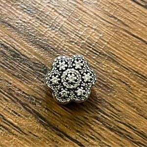 Pandora flower charm